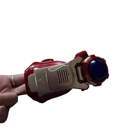 Hasbro Marvel Legends Action Figure Iron Man 3 - Arc FX Wrist Repulsor - Picture 1 of 4